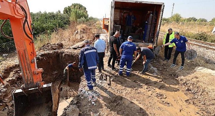 İZSU ekipleri arızayı gidermek için kesintisiz çalışıyor