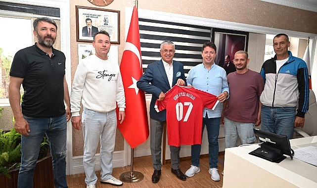 Kemer Ayyıldız Masterler'den Başkan Topaloğlu'na ziyaret